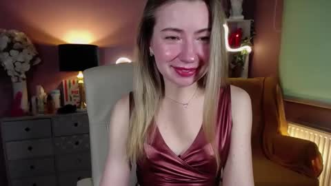 Mia online show from February 15, 8:00 am