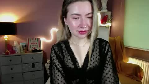 Mia online show from February 24, 7:33 am