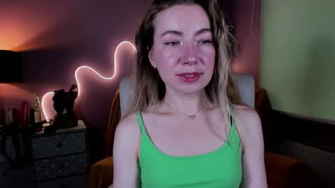 Mia online show from September 18, 6:48 am