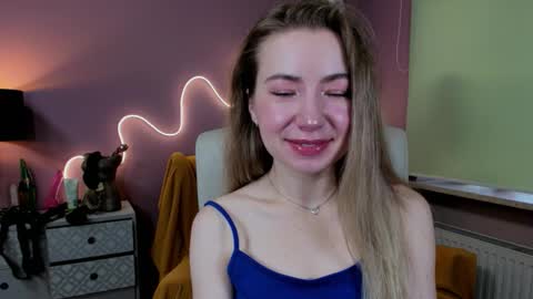 Mia online show from September 24, 7:01 am