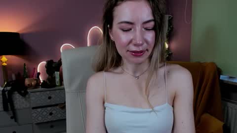 Mia online show from October 10, 7:07 am