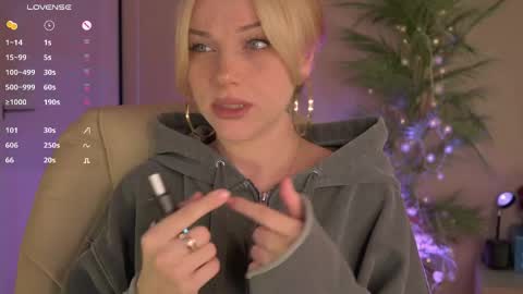Snapshot of mia_milagros chatting on May 22, 1:13 am mia_milagros online show from May 22, 1:13 am
