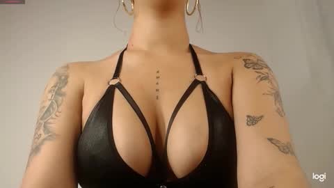 Snapshot of mia_millers2311 chatting on February 3, 12:21 pm mia independent model online show from February 3, 12:21 pm