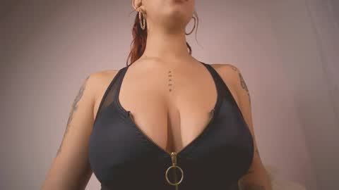 Snapshot of mia_millers2311 chatting on February 7, 12:09 pm mia independent model online show from February 7, 12:09 pm