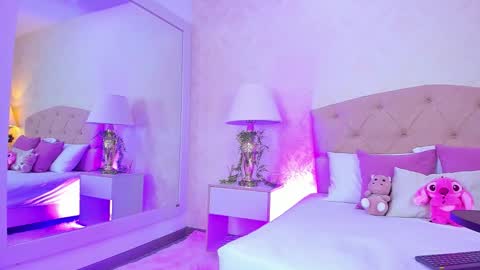 mia montess online show from March 10, 2:33 pm