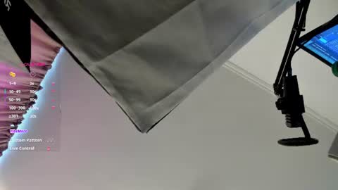 Snapshot of mia_nevaeh chatting on June 29, 7:47 pm Mia Nevaeh - follow me online show from June 29, 7:47 pm