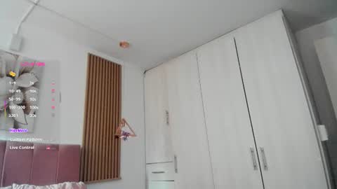 Snapshot of mia_nevaeh chatting on July 12, 7:49 pm Mia Nevaeh - follow me online show from July 12, 7:49 pm