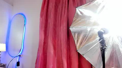 Snapshot of mia_nova5 chatting on June 22, 11:40 am mia_nova5 online show from June 22, 11:40 am