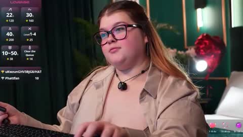 Snapshot of mia_of_your_dreams chatting on February 10, 5:39 pm Sweet Mia online show from February 10, 5:39 pm