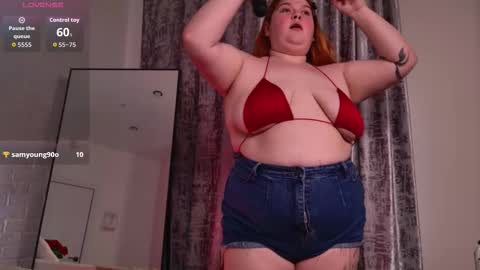 Snapshot of mia_of_your_dreams chatting on February 28, 5:58 pm Sweet Mia online show from February 28, 5:58 pm