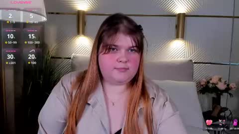 Sweet Mia online show from June 25, 7:07 pm