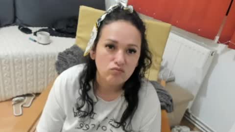 Snapshot of mia_petra chatting on June 7, 6:22 pm PETRA online show from June 7, 6:22 pm