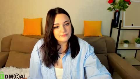 Mia online show from October 3, 1:13 am