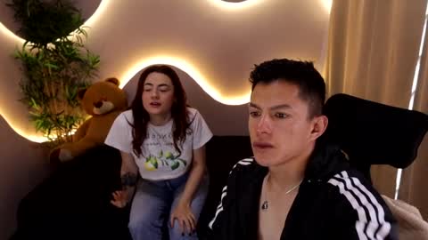 mia_renso online show from April 2, 12:36 pm