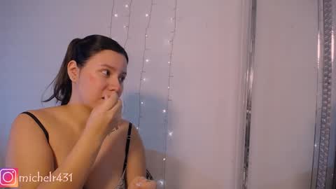 mia reys online show from February 2, 10:46 am