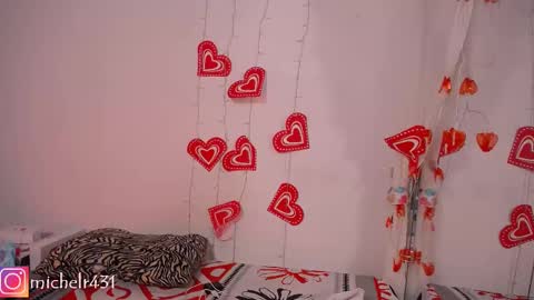 mia reys online show from February 15, 11:39 am