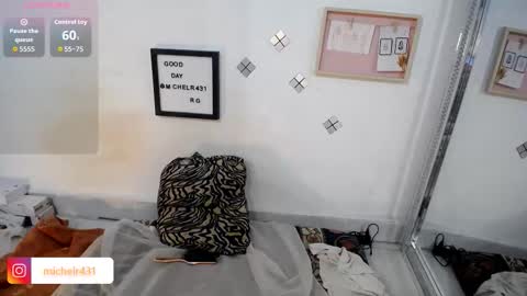 mia reys online show from October 18, 11:44 am