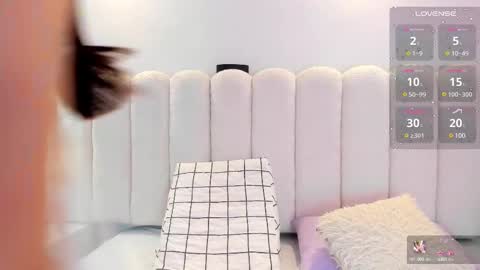 Snapshot of mia_rom chatting on February 21, 12:28 pm Mia online show from February 21, 12:28 pm