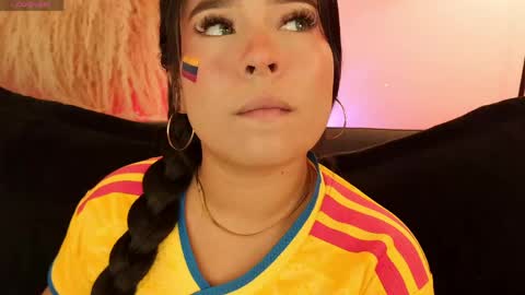 Mia online show from June 7, 10:24 pm