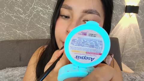 Snapshot of mia_roux13 chatting on January 17, 12:53 am Mia Roux online show from January 17, 12:53 am