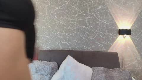 Snapshot of mia_roux13 chatting on January 19, 7:15 pm Mia Roux online show from January 19, 7:15 pm