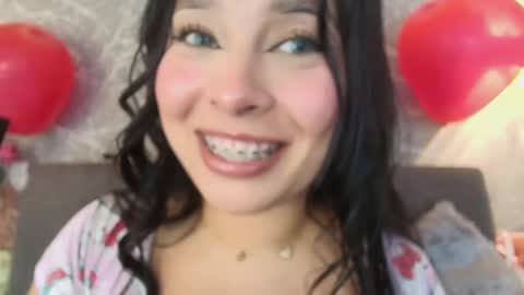 Snapshot of mia_roux13 chatting on February 17, 1:15 am Mia Roux online show from February 17, 1:15 am