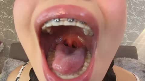 Snapshot of mia_roux13 chatting on February 28, 7:03 pm Mia Roux online show from February 28, 7:03 pm