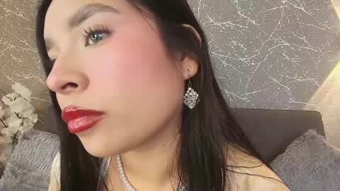 Snapshot of mia_roux13 chatting on March 1, 7:04 pm Mia Roux online show from March 1, 7:04 pm