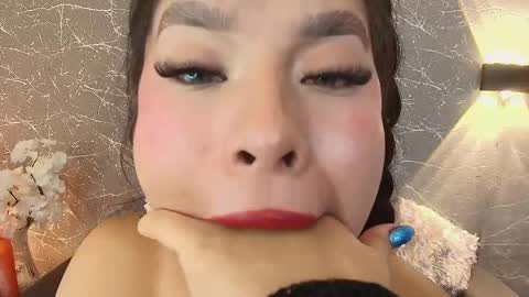 Snapshot of mia_roux13 chatting on March 8, 1:06 am Mia Roux online show from March 8, 1:06 am