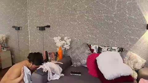 Snapshot of mia_roux13 chatting on March 8, 7:31 pm Mia Roux online show from March 8, 7:31 pm