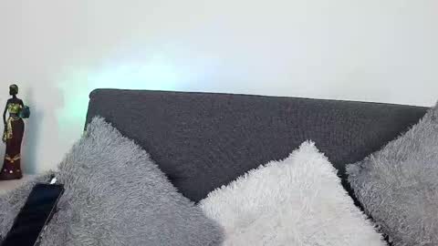 Snapshot of mia_roux13 chatting on September 26, 6:12 pm Mia Roux online show from September 26, 6:12 pm