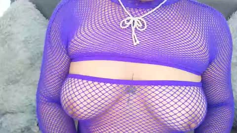 Snapshot of mia_roux13 chatting on October 10, 7:24 pm Mia Roux online show from October 10, 7:24 pm