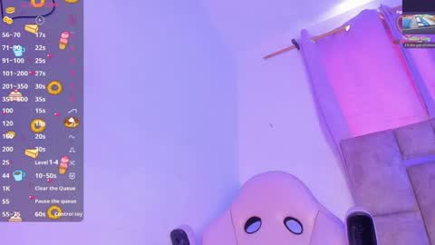 Snapshot of mia_royal chatting on May 2, 5:29 pm mia_royal online show from May 2, 5:29 pm