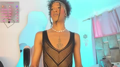 Snapshot of mia_royal chatting on May 30, 6:38 pm mia_royal online show from May 30, 6:38 pm