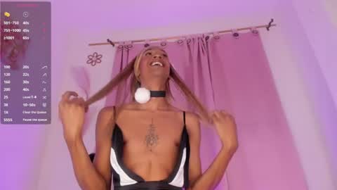 mia_royal online show from July 10, 12:26 am