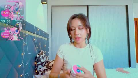 Mia online show from February 11, 6:19 am