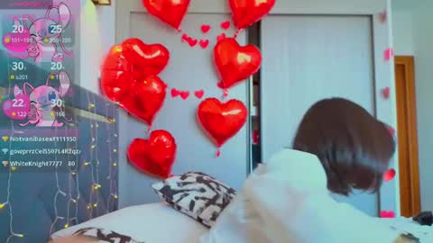 Mia online show from February 17, 5:36 am