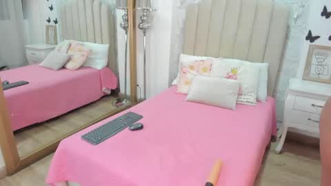 mia_tentacion__ online show from May 4, 3:46 am