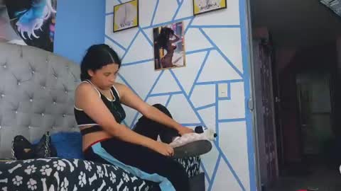 Snapshot of mia_thompson_0 chatting on June 23, 1:09 pm mia_thompson_0 online show from June 23, 1:09 pm