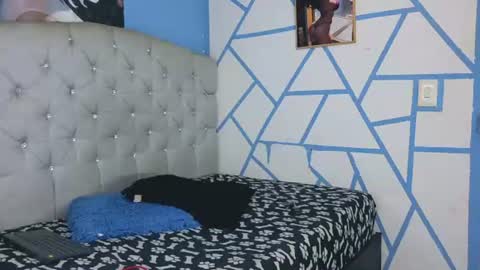 Snapshot of mia_thompson_0 chatting on June 29, 1:55 pm mia_thompson_0 online show from June 29, 1:55 pm