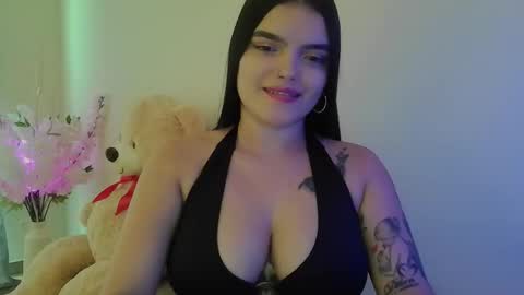 mia_thopsom online show from February 19, 2:57 pm