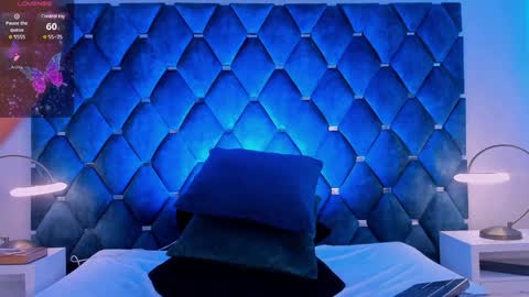 Snapshot of mia_valentine1 chatting on December 13, 8:51 am Mia Valentine online show from December 13, 8:51 am