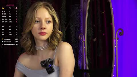 Mia online show from February 24, 7:19 pm