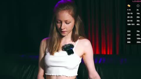 Mia online show from October 9, 10:24 am