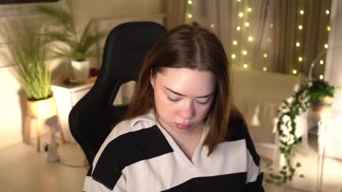 VixenMia online show from January 6, 3:42 am