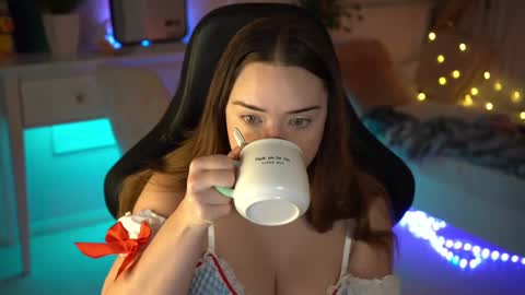 VixenMia online show from February 11, 4:01 am