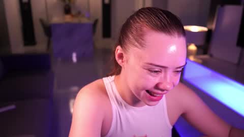 VixenMia online show from November 18, 4:06 am