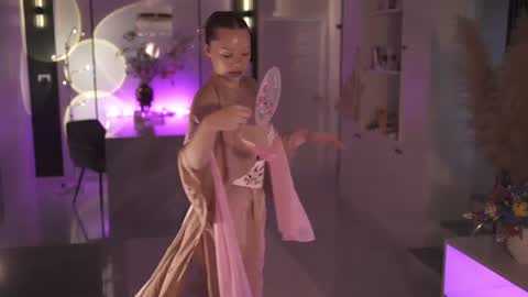 Snapshot of mia_vixen_ chatting on June 29, 2:51 am VixenMia online show from June 29, 2:51 am