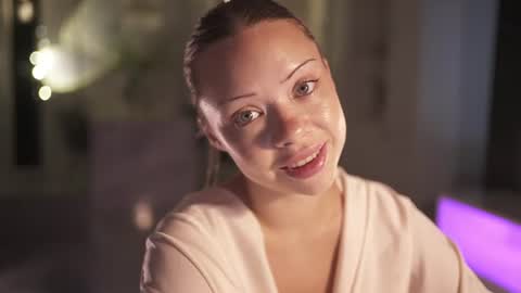 Snapshot of mia_vixen_ chatting on July 31, 4:01 am VixenMia online show from July 31, 4:01 am