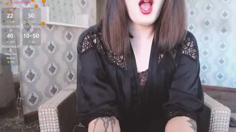 mia_wallase online show from November 26, 8:04 am